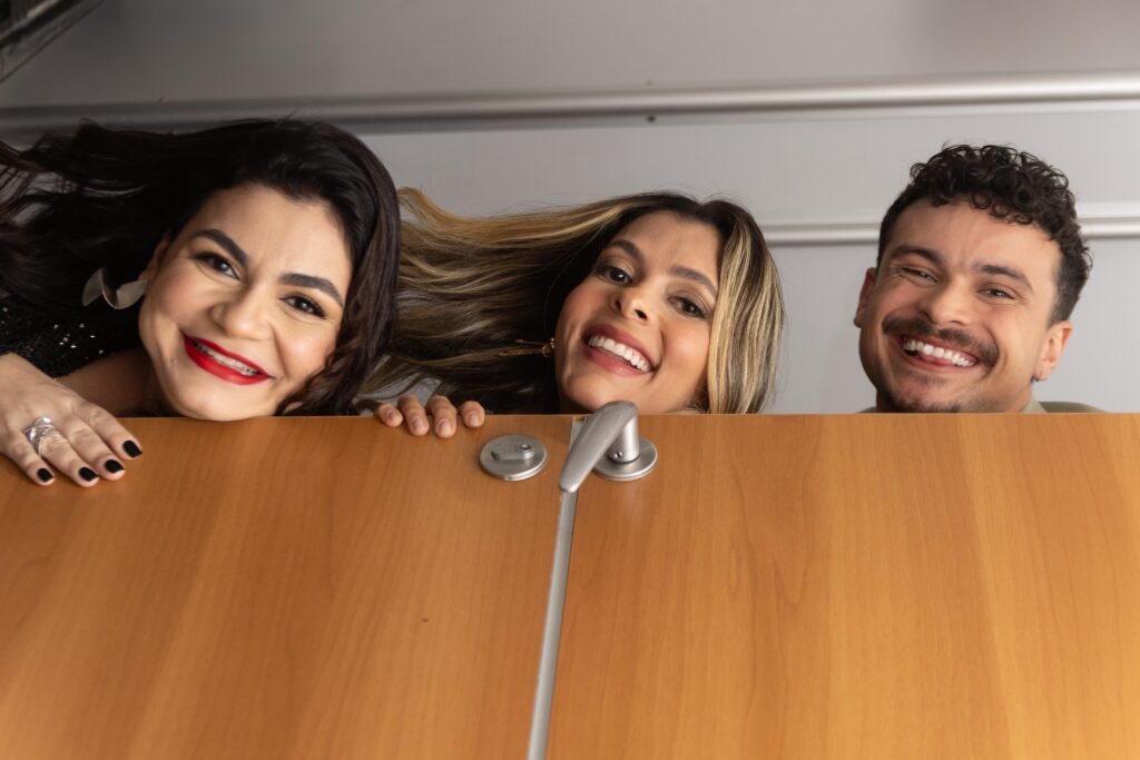 "Assistiu Porque Quis": três influenciadores cearenses juntos em uma apresentação irreverente