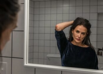 "A Substância", filme com Demi Moore, retrata a obsessão pela estética