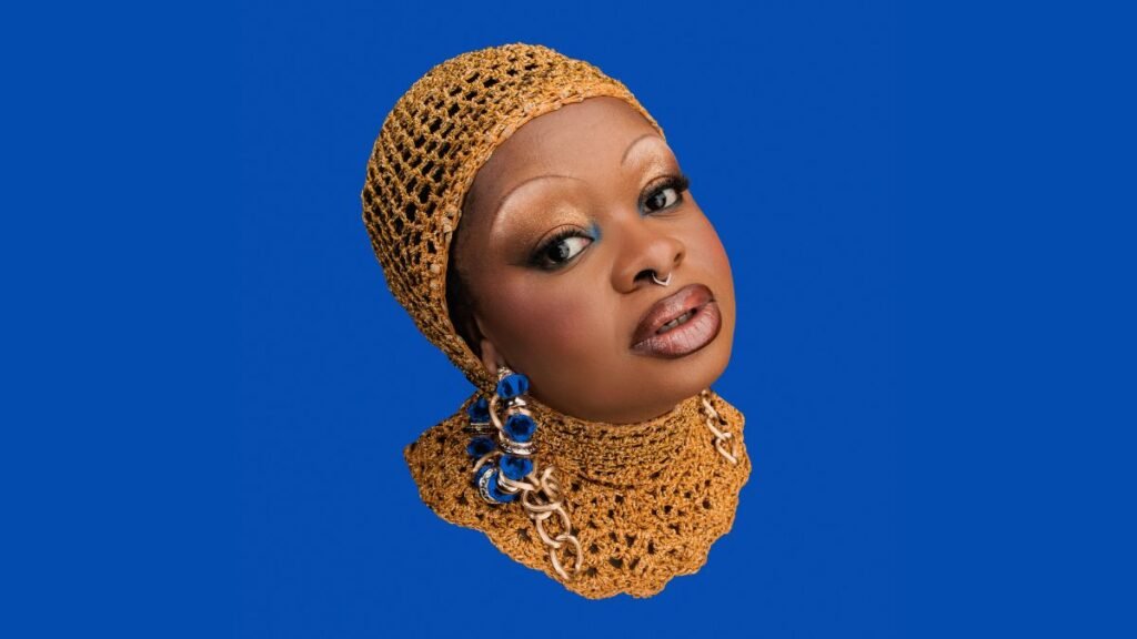 Tássia Reis coroa sua trajetória com a chegada do álbum Topo da Minha Cabeça
