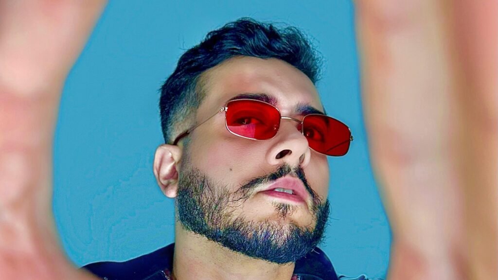 Nahoum lança a primeira parte de seu álbum de estreia “Teoria do Caos”