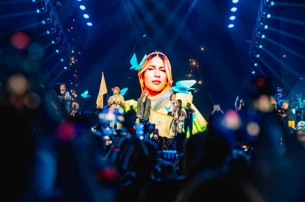 Spotify reúne estrelas da música em homenagem a Marília Mendonça