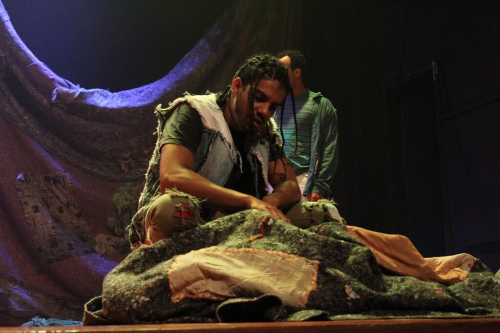 "Candelária": espetáculo manifesto inicia nova turnê no Rio de Janeiro