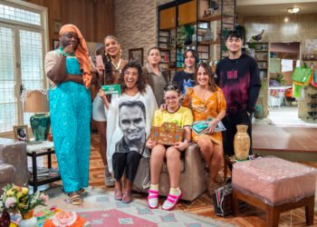 Darley ( Dan Mendes ), Ina ( Heslaine Vieira ), Muricy ( Ju Amaral ),  Nana ( Valentina Bandeira ), Shunji ( Pedro Ogata ), Mirinda ( Regina Casé ) Belinha ( Heleninha Repertório ) e  Mari ( Luana Martau ).