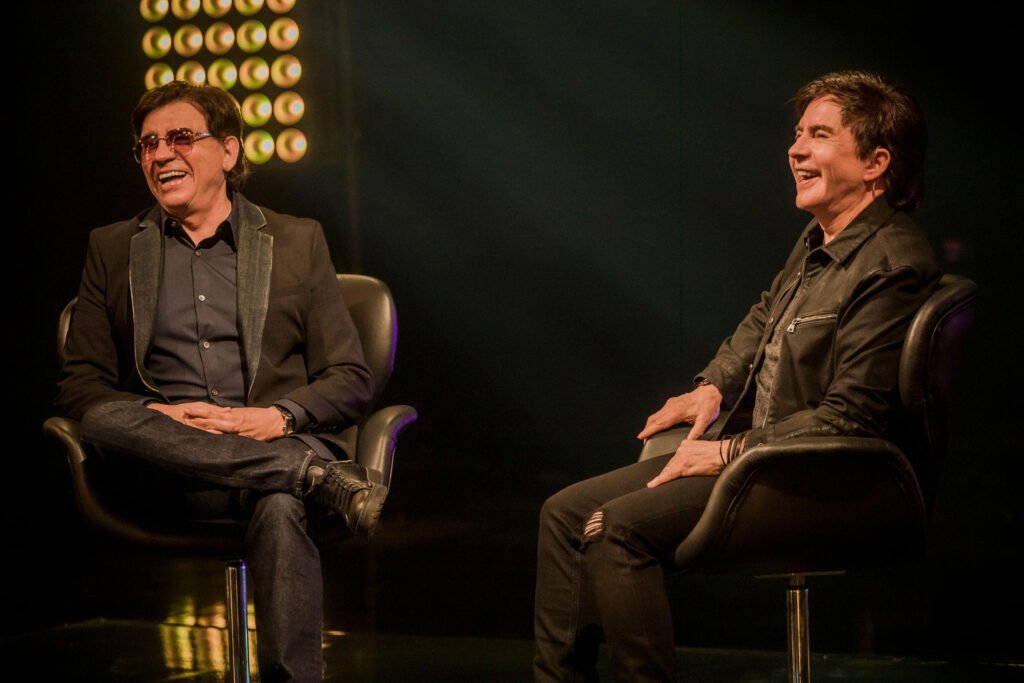 Chitãozinho e Xororó revisitam 50 anos de sucesso em série documental