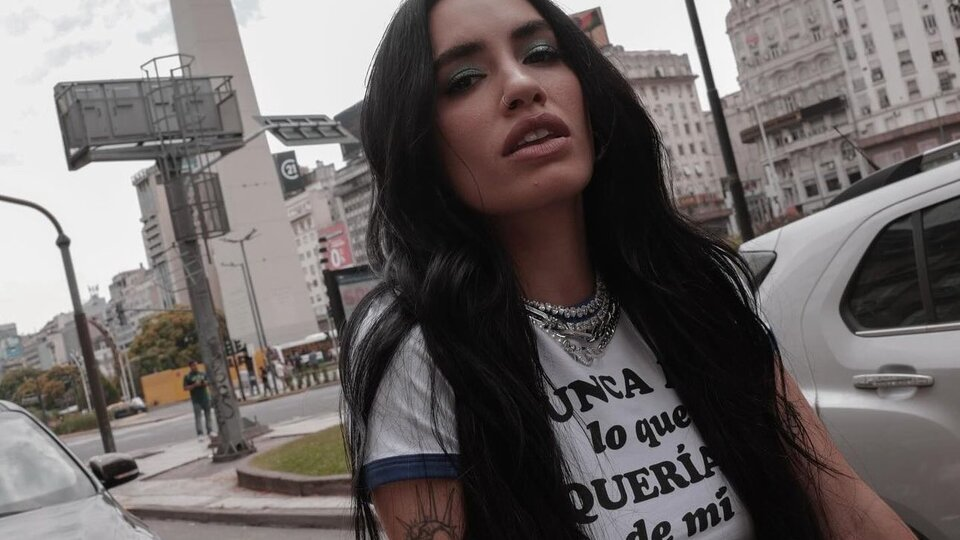 Lali estreia seu novo single com pegada de pop rock "No Me Importa" | Foto: Divulgação