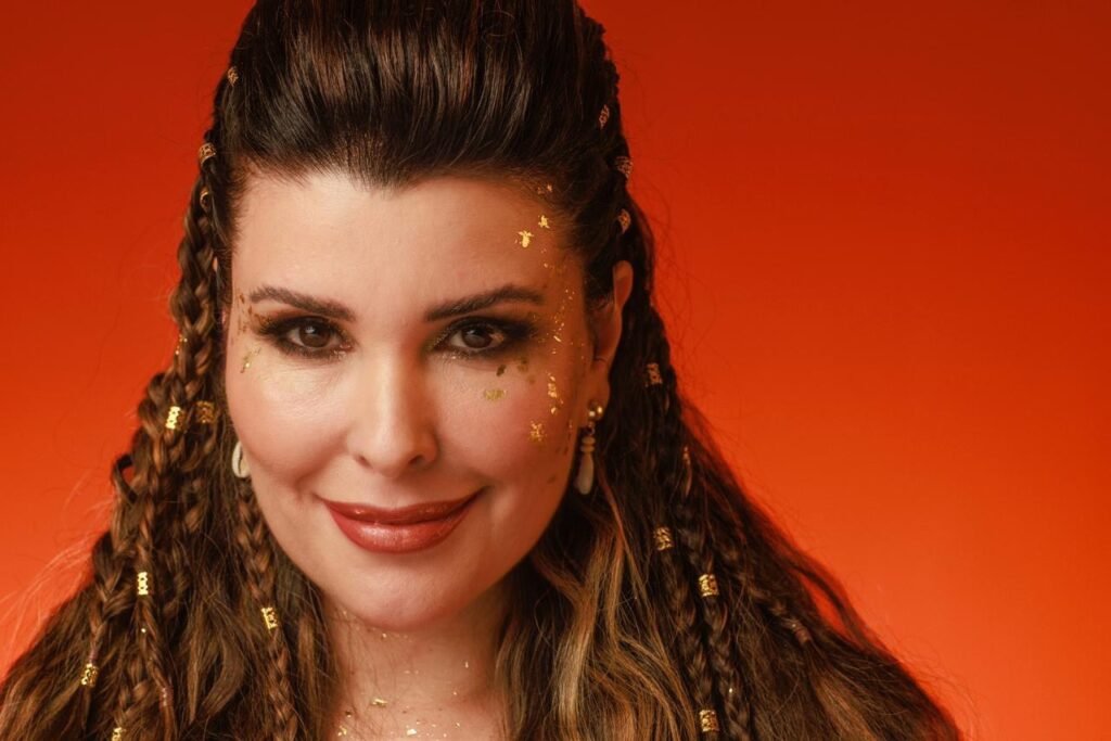 Nádia Figueiredo estreia na Sapucaí emprestando a voz ao samba composto por Xande de Pilares