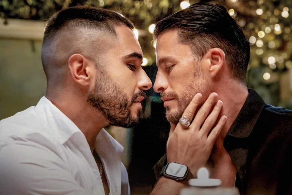 Série “Estranho Jeito de Amar” tem segunda temporada confirmada para abril 