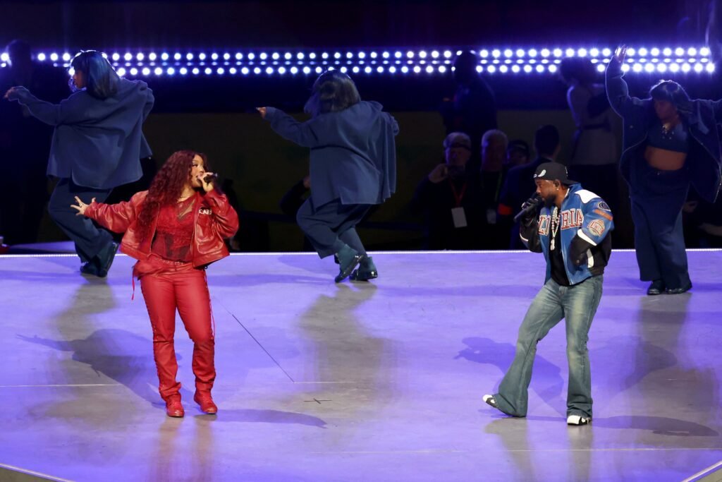 Kendrick Lamar reúne hits e recebe Sza no Super Bowl | Foto: Reprodução