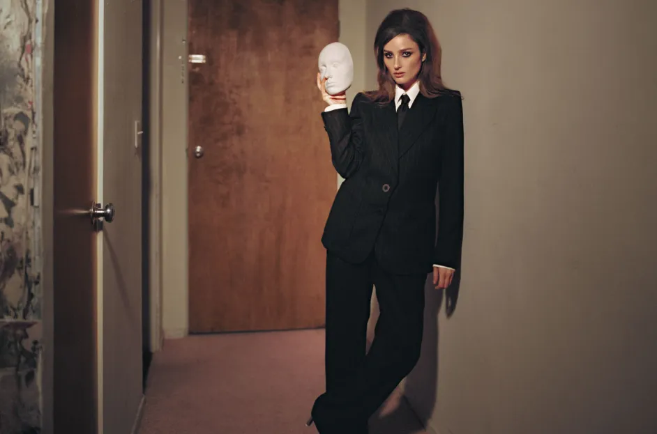 Crítica: Banks, "Off with Her Head"