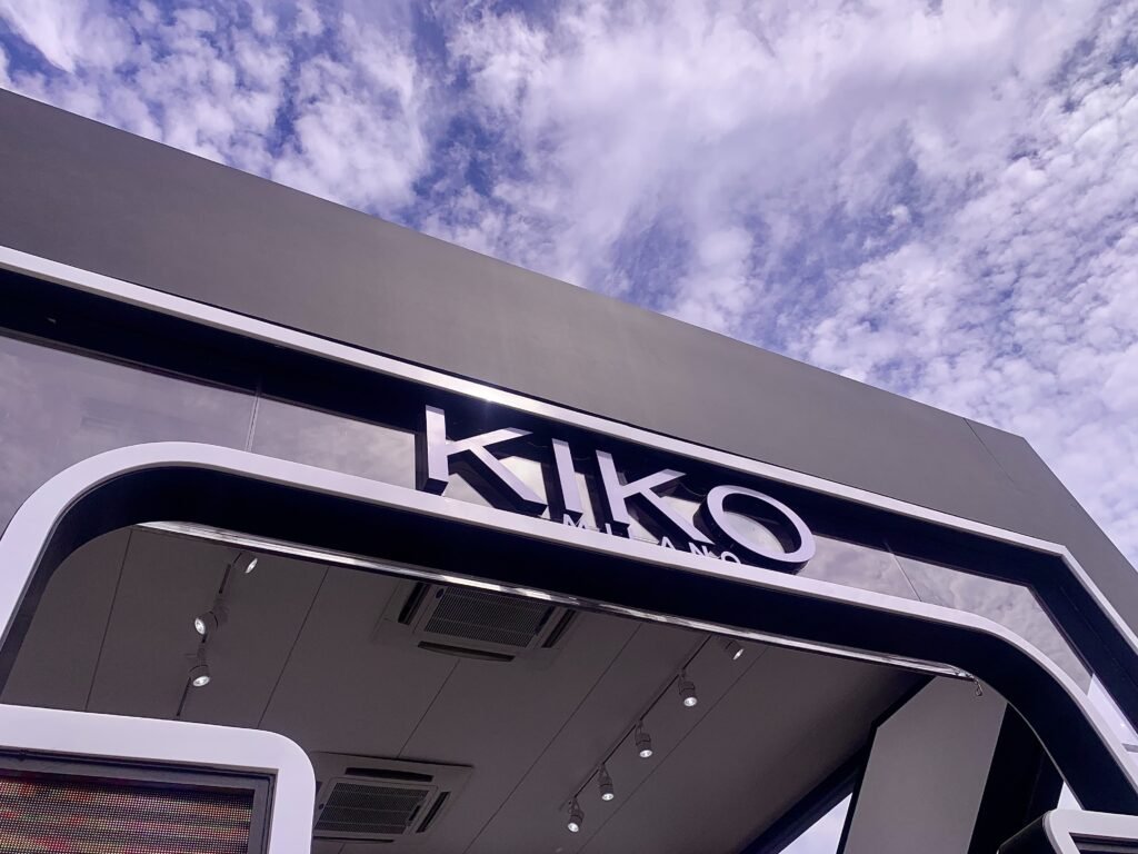 Kiko Milano estreia no Lollapalooza Brasil com o brinde mais concorrido do evento