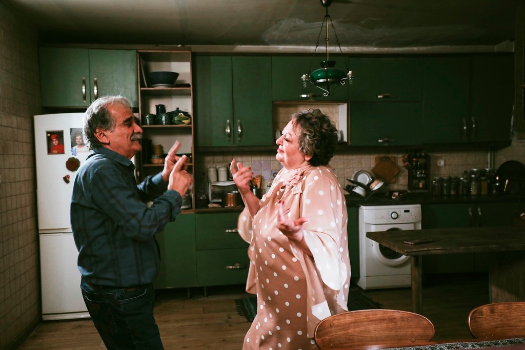 Crítica: "Meu Bolo Favorito" (Keyke Mahboobe Man)