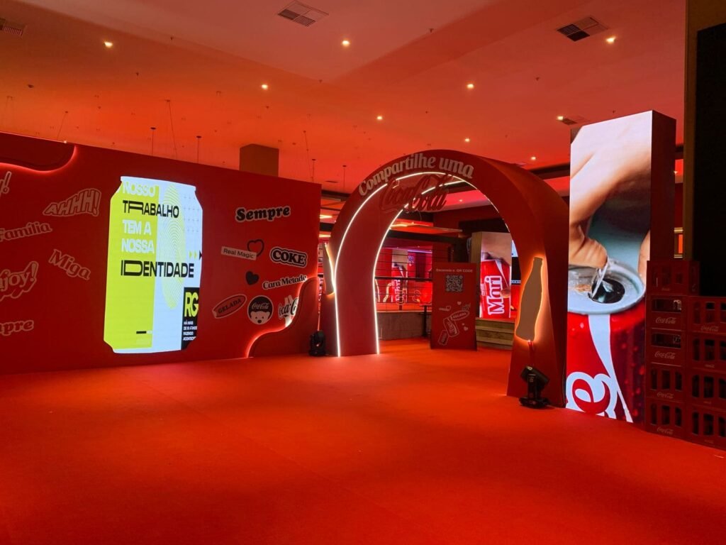 Coca-Cola relança edições com nomes nas latas e reforça conexão com novas gerações