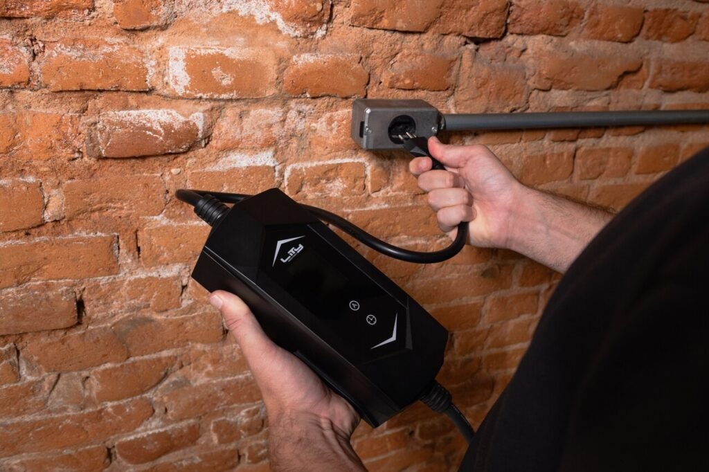 Dois anos de inovação: Lity aposta em mobilidade elétrica com novo carregador bivolt