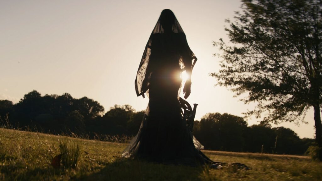 Crítica: "A Mulher no Jardim" (The Woman in the Yard)