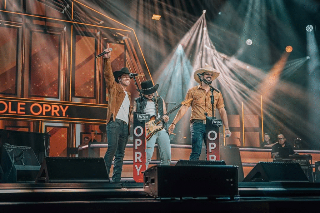 Fernando e Sorocaba são os primeiros brasileiros a se apresentarem no Grand Ole Opry, em Nashville