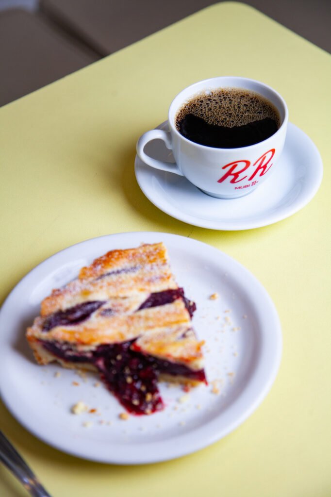 Mubi e Deli’ Market recriam universo de “Twin Peaks” em experiência imersiva em SP