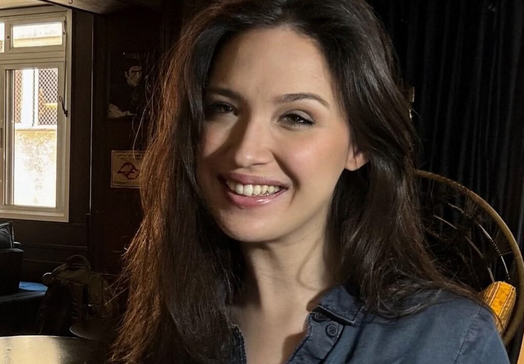 Em entrevista exclusiva, atriz Luísa Locher fala sobre carreira e projetos