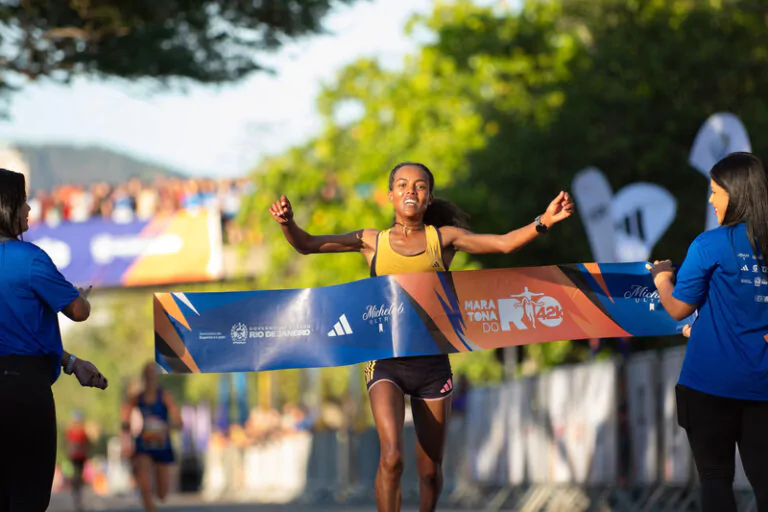 Em 2024, a etíope Betelhem Moges venceu os 42k em sua primeira participação na Maratona do Rio — Foto: Guilherme Leporace / Maratona do Rio