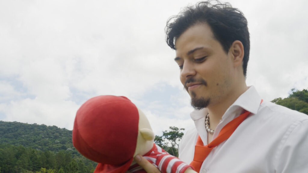 O Juh traz pop nostálgico em single sobre amores que não valem a pena