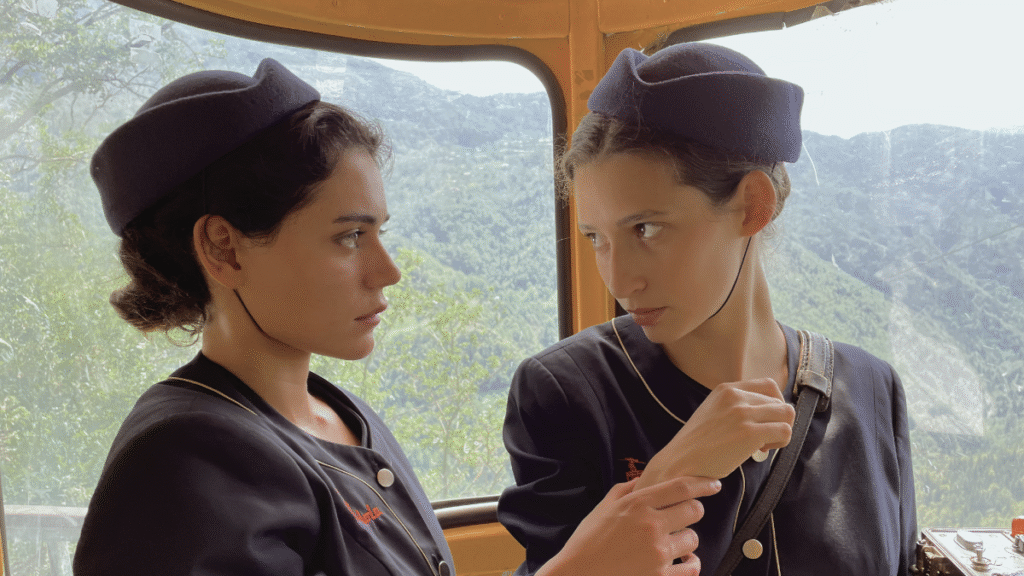 Crítica: "Teleférico do Amor" (Gondola)