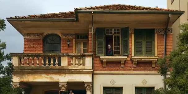 Prime Video: confira o trailer da série documental "A Mulher Da Casa Abandonada"