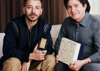 Pela primeira vez, Junior e Xororó protagonizam uma campanha juntos para o Dia dos Pais.