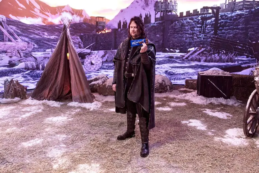 Lacta lança campanha nacional com Selton Mello e foco em momentos do dia a dia