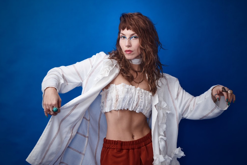 Luah Fioli apresenta o show “Entre Luas” no Sesc Pinheiros | Foto: Marco Alonso