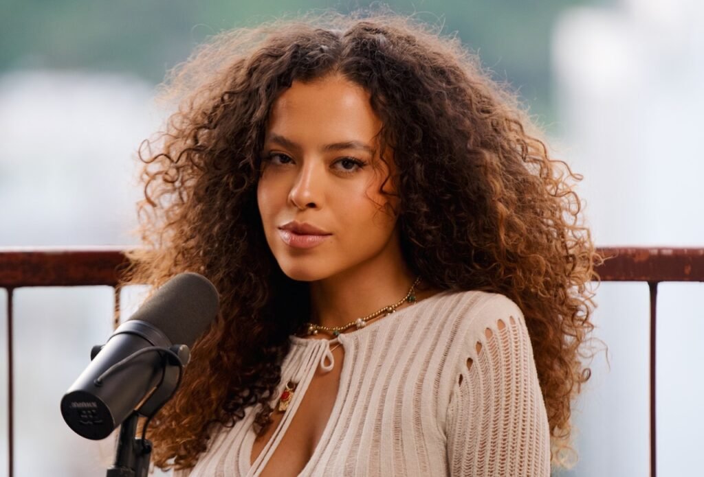 Liza Lou lança "Doce Confusão" e fala sobre a maturidade em seu EP de estreia