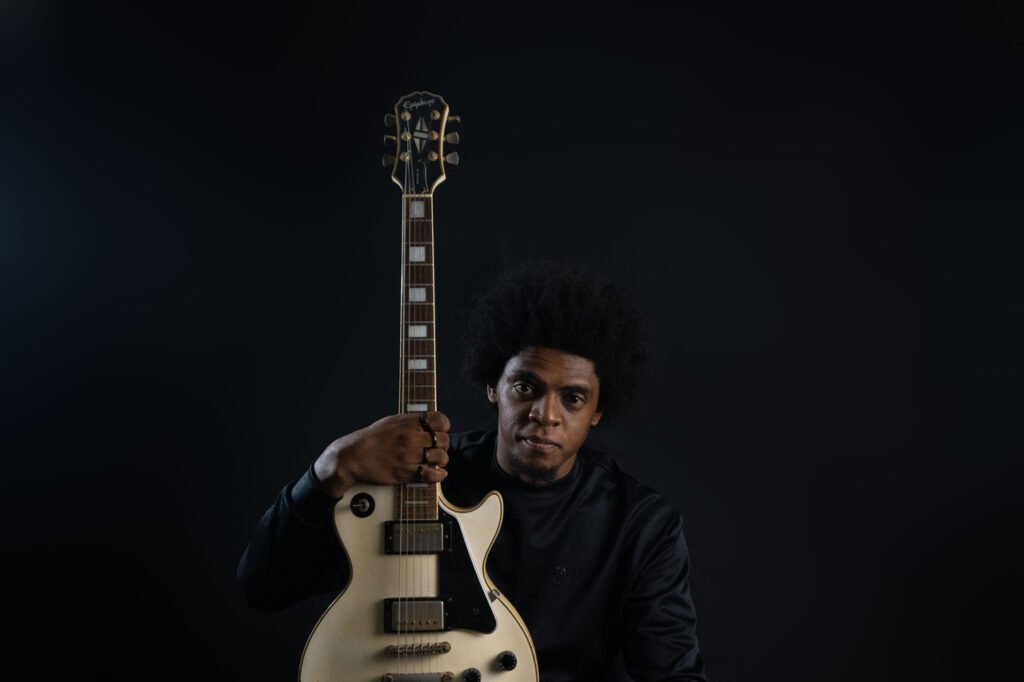 Mixdgroove lança “Quase 5 ou 6” com fusão de ijexá, chorinho e R&B