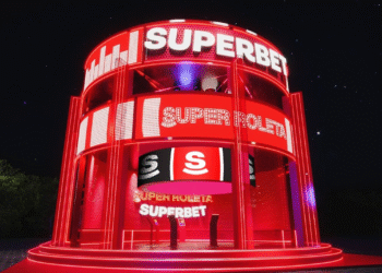 Estande da Superbet no The Town tem roleta humana, brinquedo radical e vista para o palco Factory