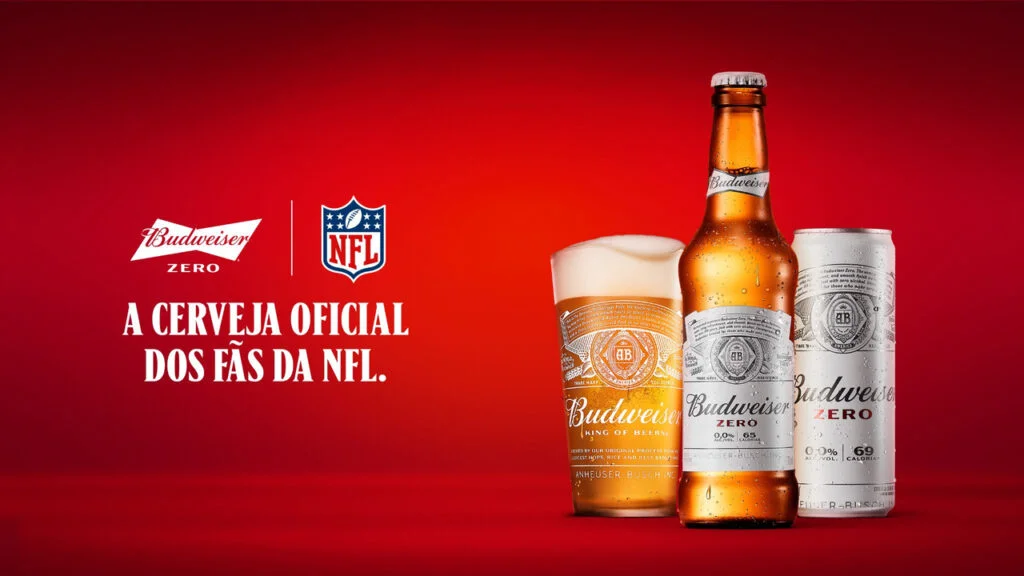 Budweiser renova parceria e segue como cerveja oficial da NFL no Brasil em 2025
