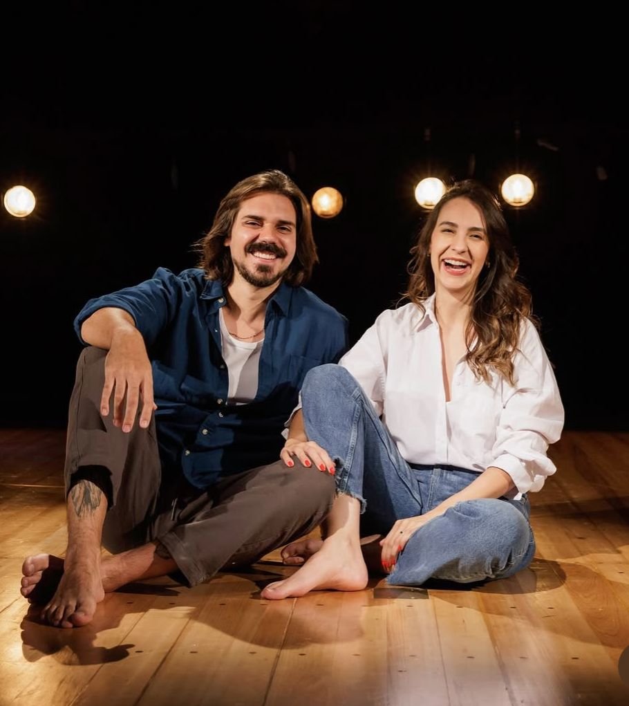 Leo Bagarolo e Evelin Camargo estreiam juntos nos palcos com “Por Toda a Minha Vida”