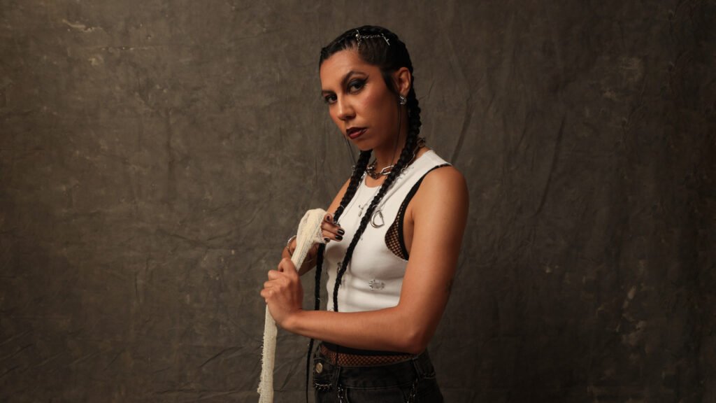 Isabella Flint lança o single “Golpe” inspirado em vivência de traição