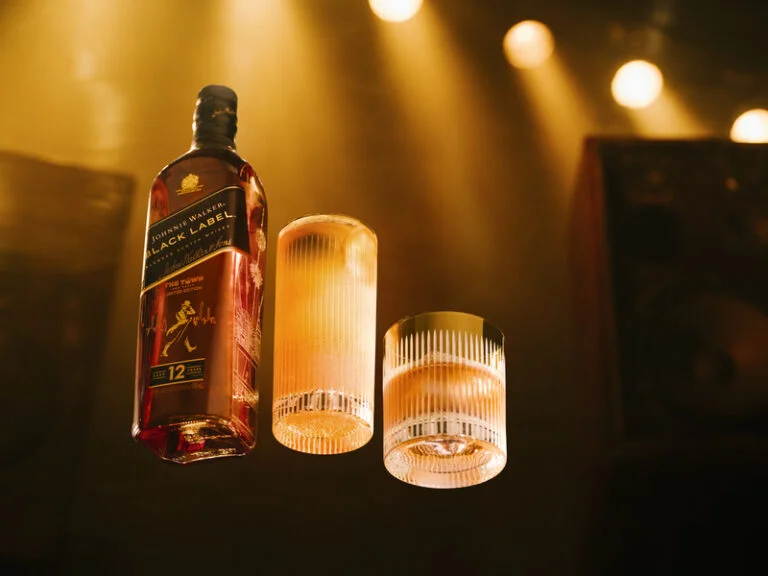 Johnnie Walker Black Label lança edição exclusiva para o The Town 2025