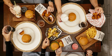 Dia do Cliente: T.T. Burger oferece combos de almoço com preços especiais em 15 de setembro