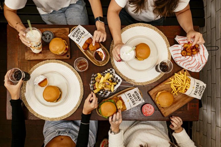 Dia do Cliente: T.T. Burger oferece combos de almoço com preços especiais em 15 de setembro