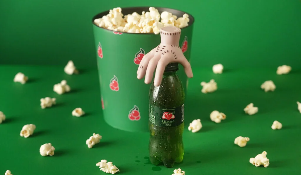 Guaraná Antarctica estreia no TikTok Shop com caçulinhas e miniatura da Mãozinha