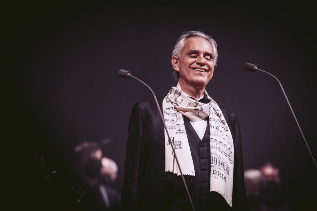 Natal para o Bem tem concerto gratuito com Andrea Bocelli e grandes artistas na Praça Charles Miller