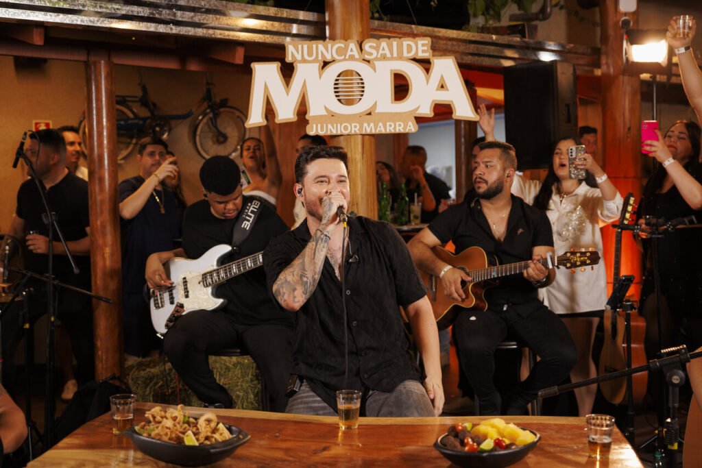 Júnior Marra grava "Nunca Sai de Moda" em Goiânia com clima de resenha e nostalgia