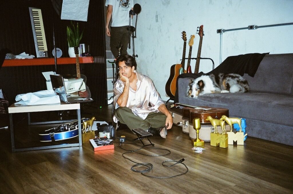 Pe Lu anuncia show de lançamento do álbum “Tudo Que Deu Pra Fazer em um Ano” em São Paulo