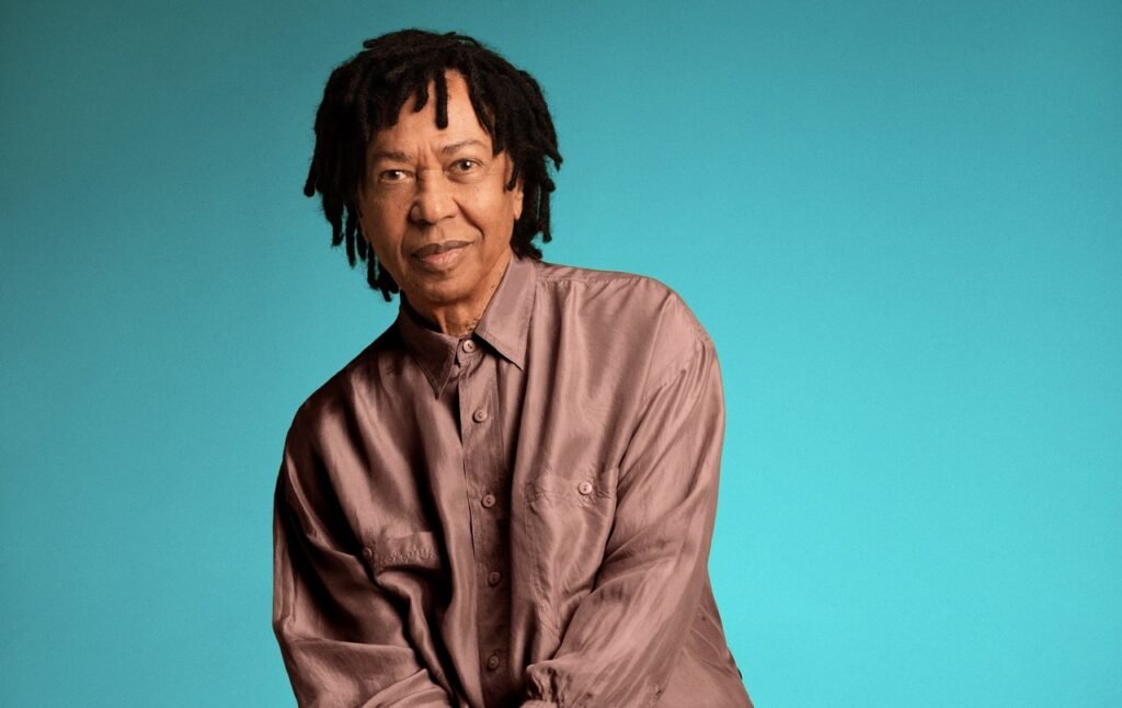 Djavan retorna aos palcos com turnê nacional de seus maiores sucessos