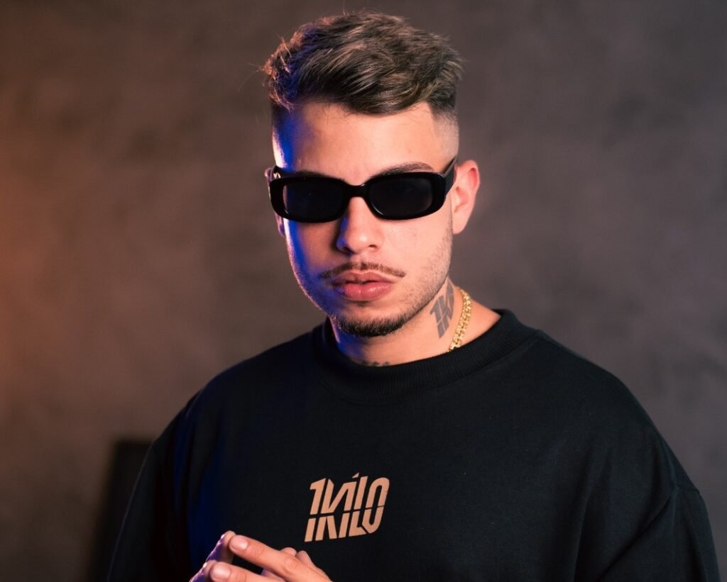 DoisP abre comemorações de 10 anos da 1Kilo com versão acústica de “Só nós dois”