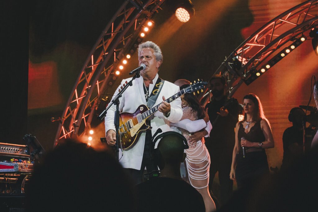 Edu Cristófaro grava DVD “Pais e Filhos” em alto-mar com participações especiais