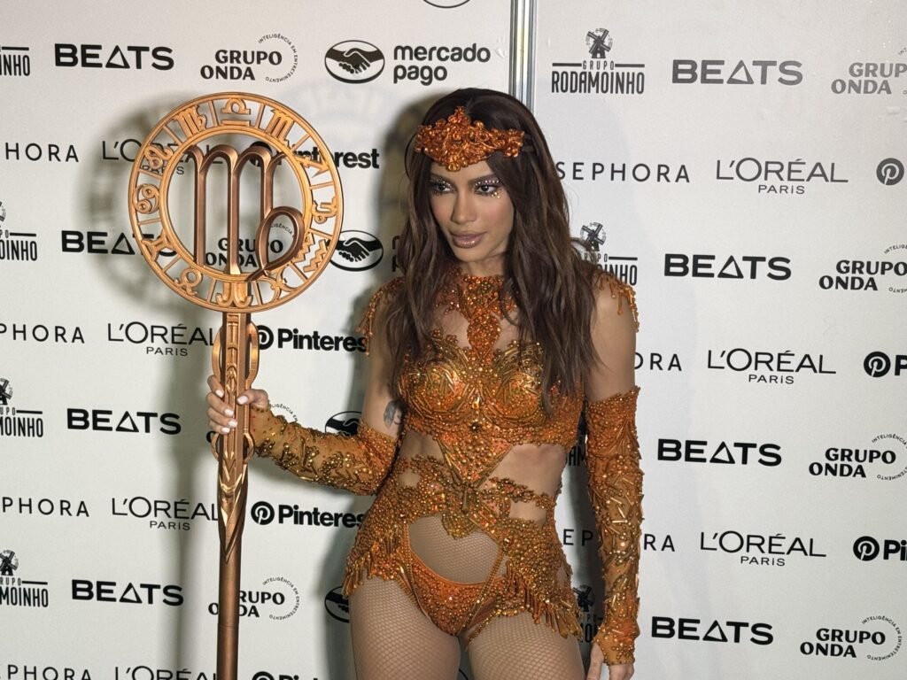 Anitta destaca força do público brasileiro e fala em nova fase da turnê