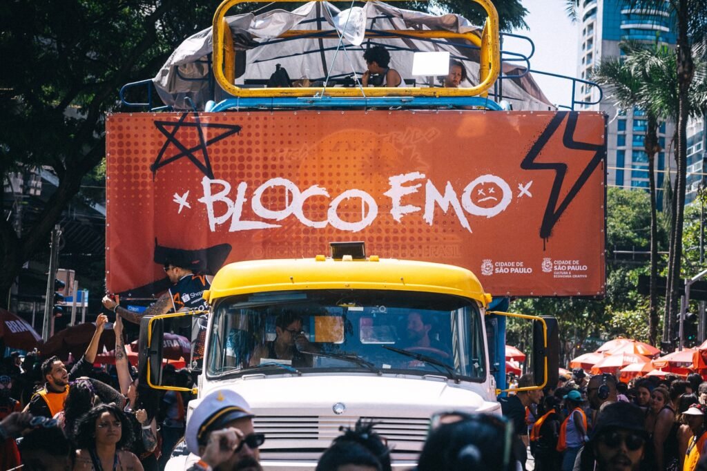 Mega Bloco Emo retorna ao Carnaval de São Paulo e espera 100 mil pessoas em 2026