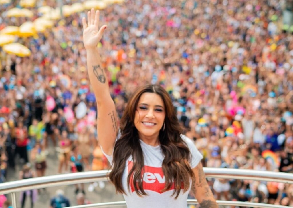 CarnaLau reúne multidão no Ibirapuera e tem chá revelação de Lauana Prado