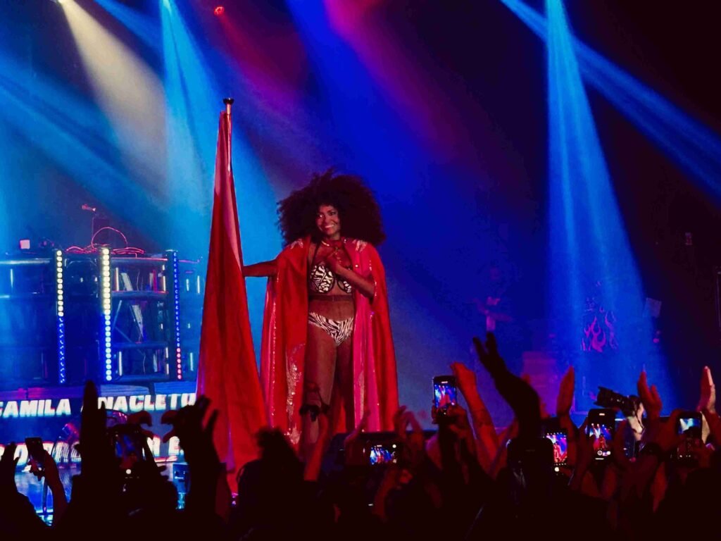 Gaby Amarantos leva o “Rock Doido” ao limite e transforma show em manifesto