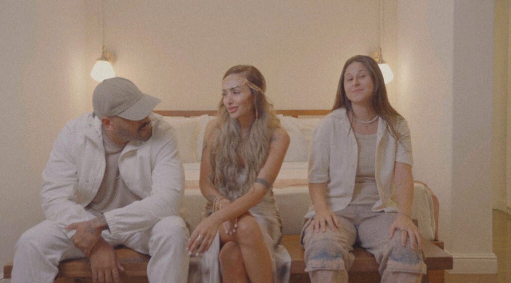 Kia Sajo e o duo Almar lançam juntos a faixa "Tarot"