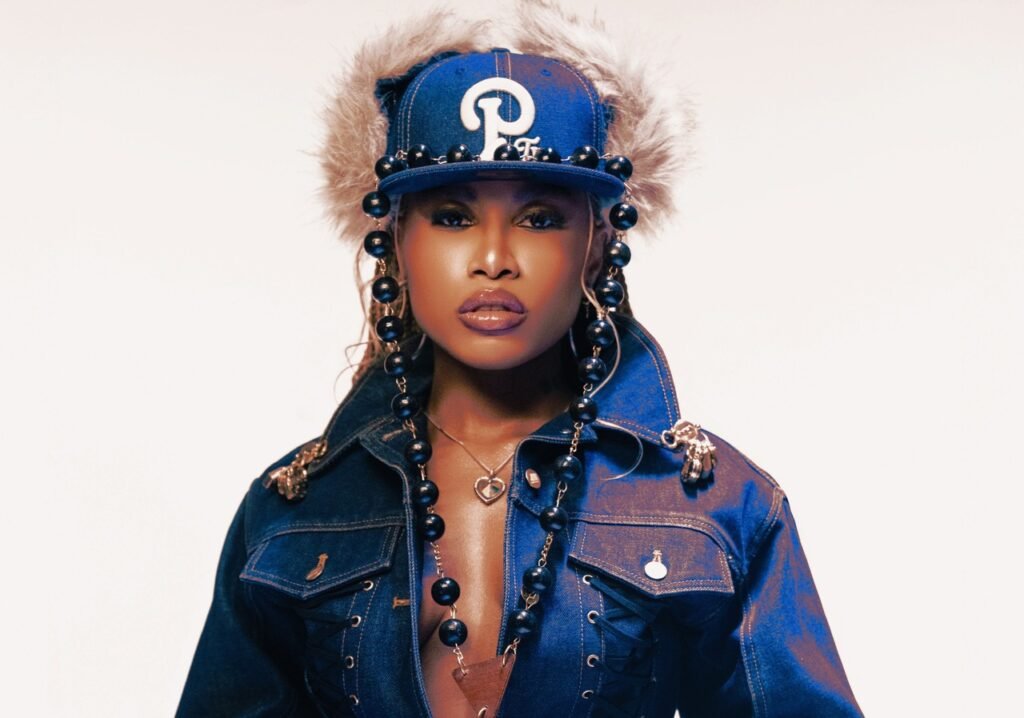 Ebony leva "Dona de Casa" ao From The Block em gravação em Nova York